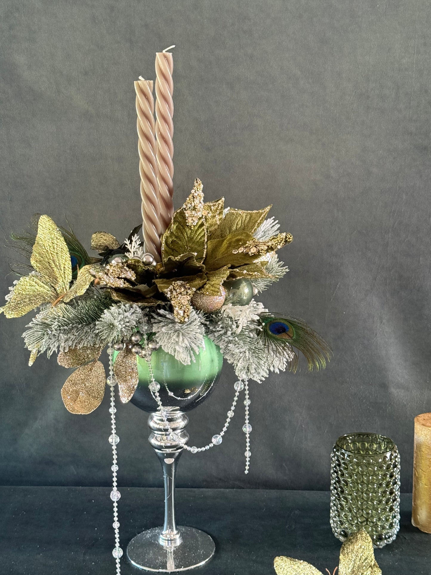 Lesli, Seasonal Decoration