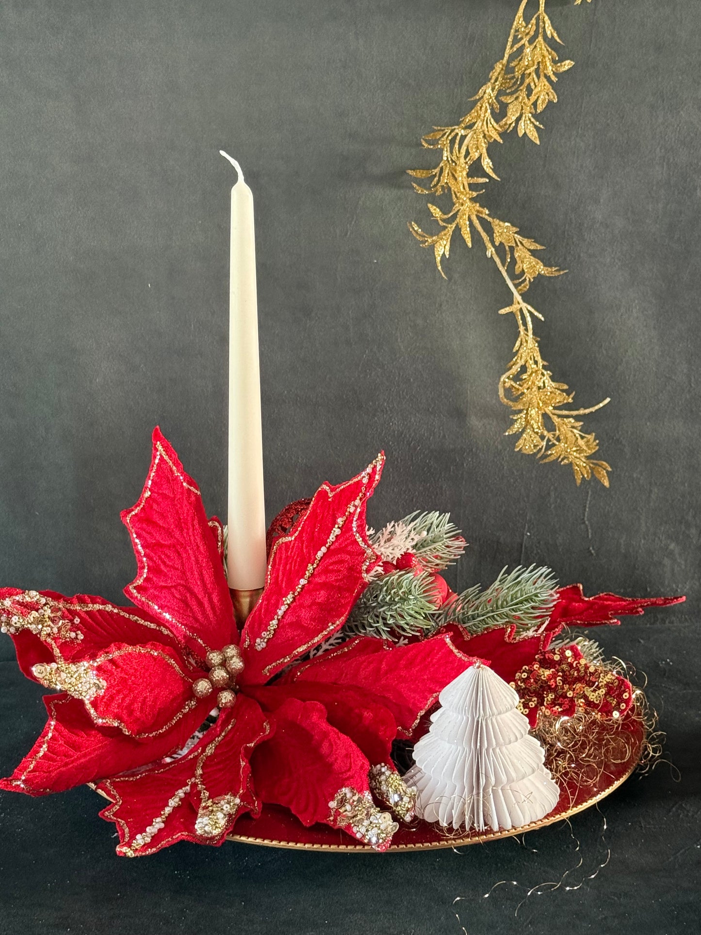 Pusy, Seasonal Decoration