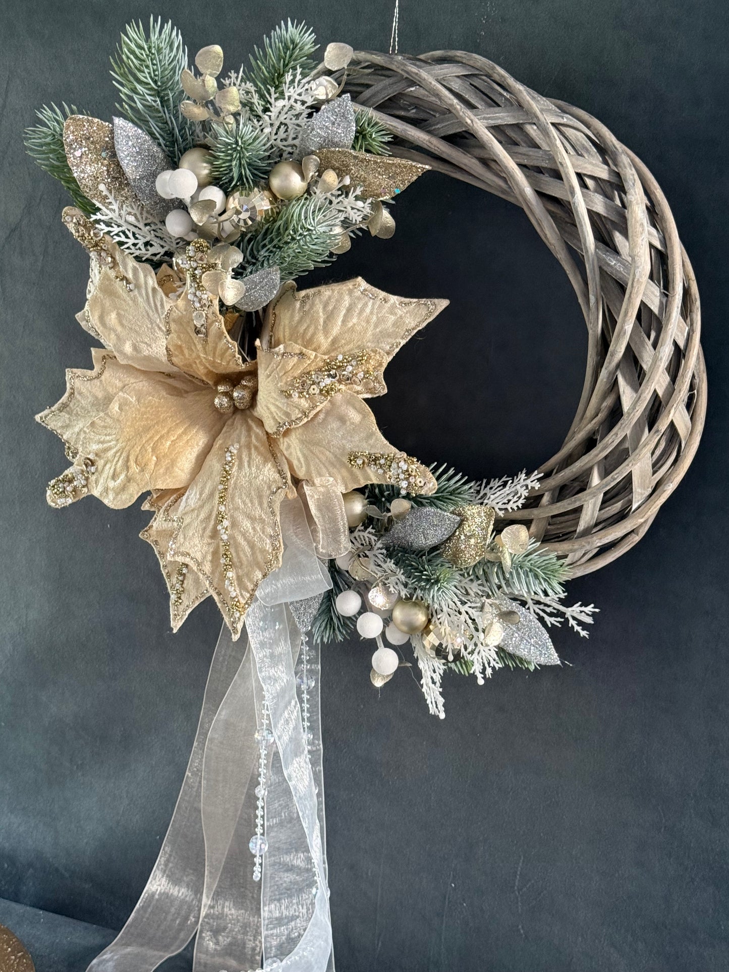 Oli , Seasonal Decoration